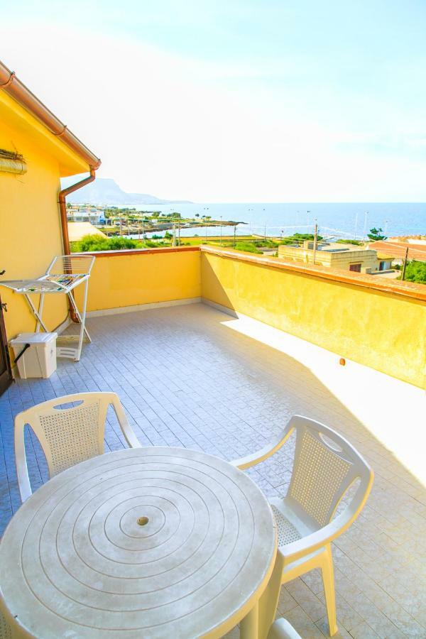 ヴァルデーリチェ Casa Vacanze L'Orizzonteアパートホテル エクステリア 写真