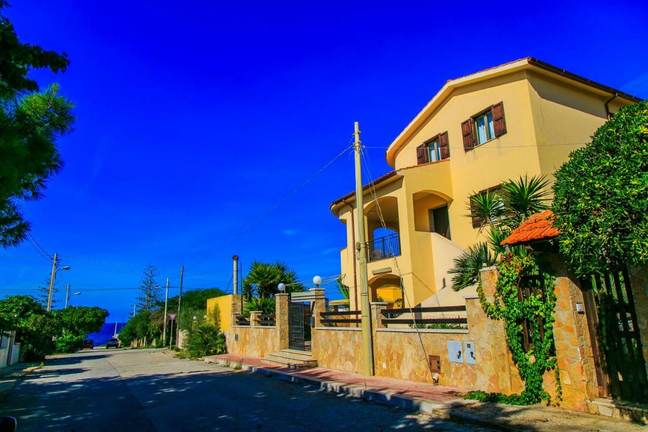 ヴァルデーリチェ Casa Vacanze L'Orizzonteアパートホテル エクステリア 写真