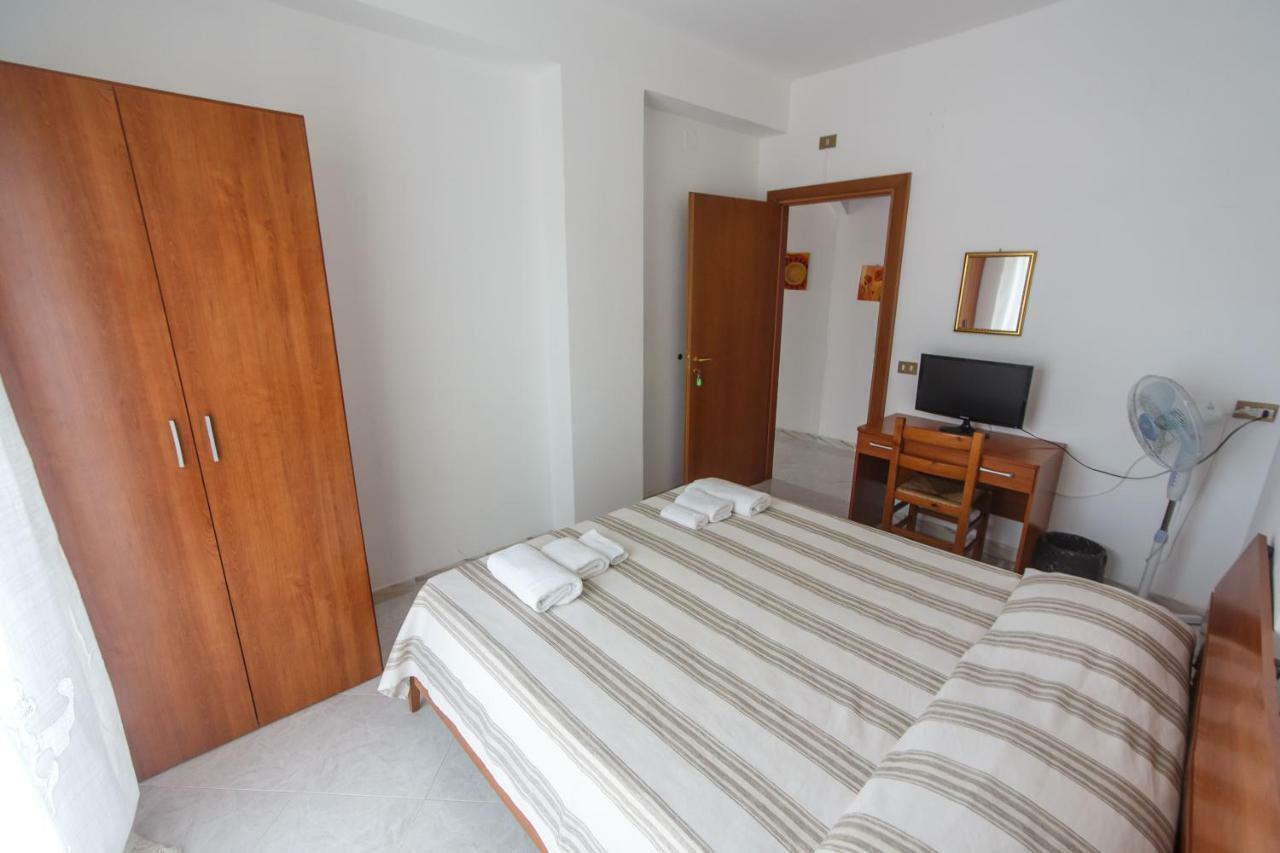 ヴァルデーリチェ Casa Vacanze L'Orizzonteアパートホテル エクステリア 写真